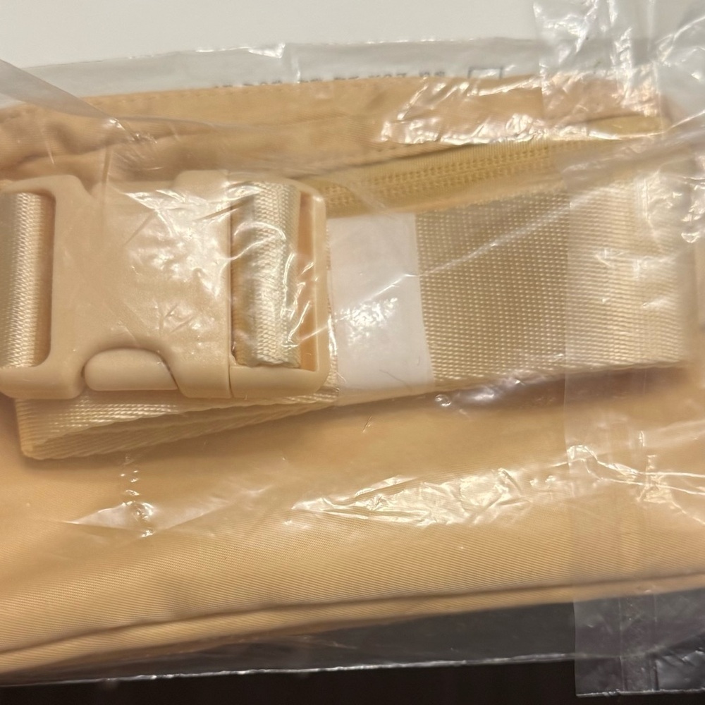 Lululemon Athletica Khaki Belt Bag Minimalist Design - Picture 2 of 3